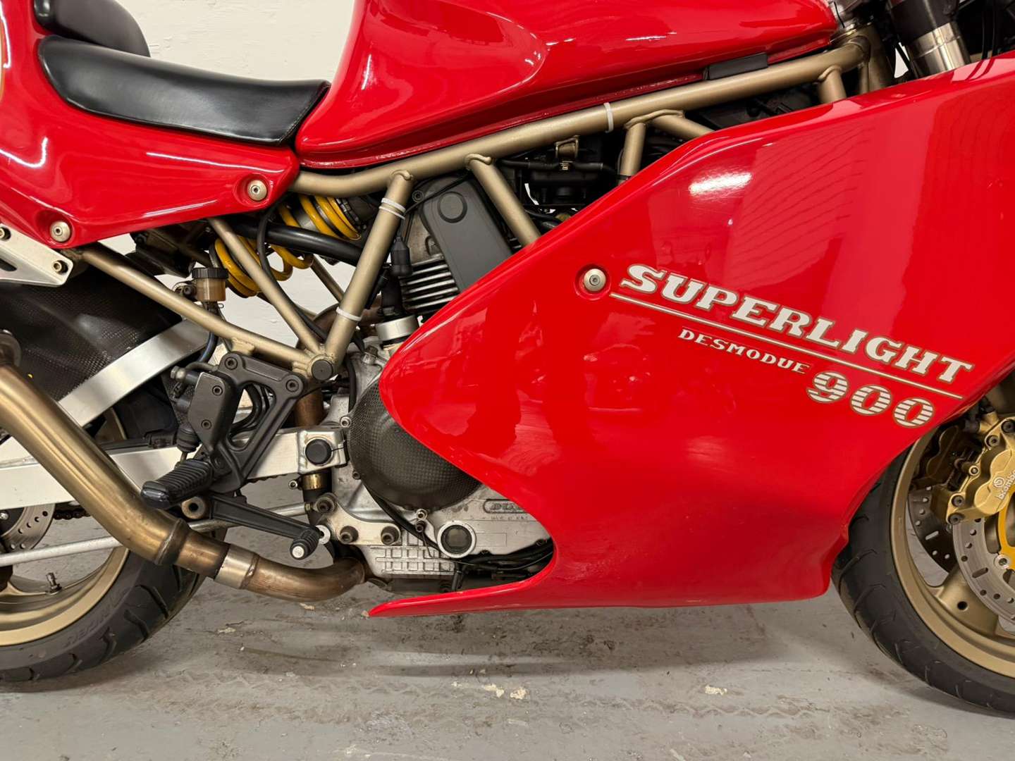 <p>1997 DUCATI 900 SL SUPERLIGHT</p>