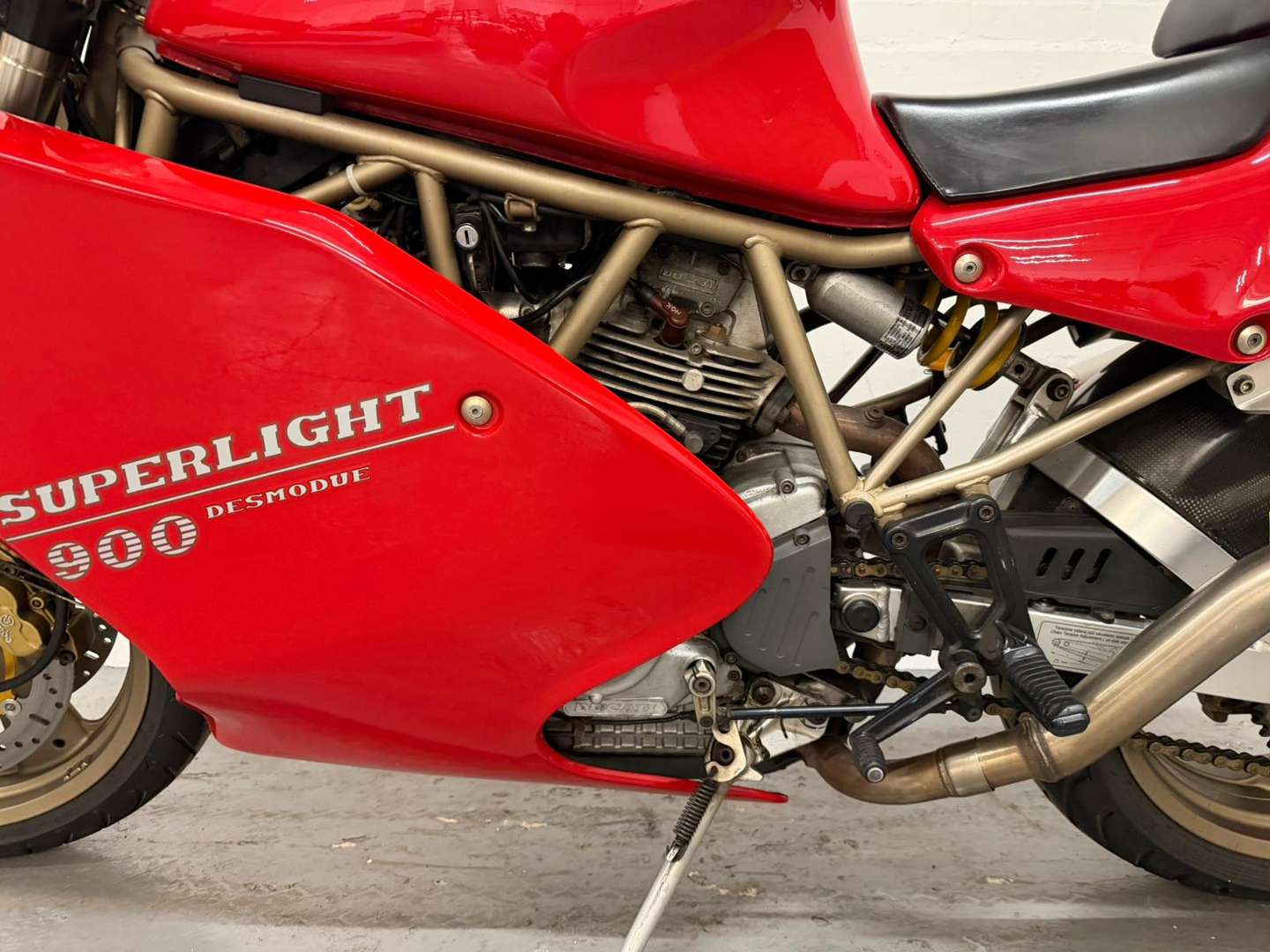 <p>1997 DUCATI 900 SL SUPERLIGHT</p>