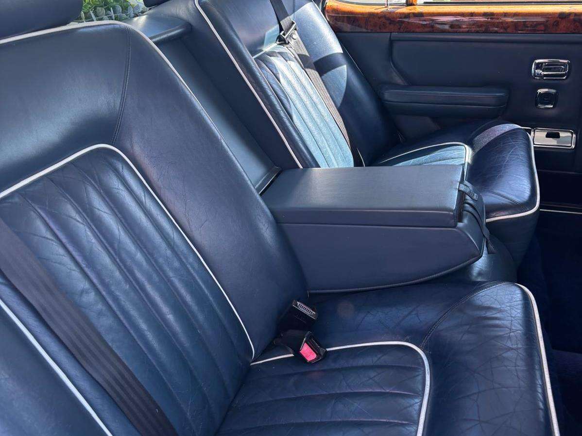 <p>1988 ROLLS ROYCE SILVER SPIRIT</p>