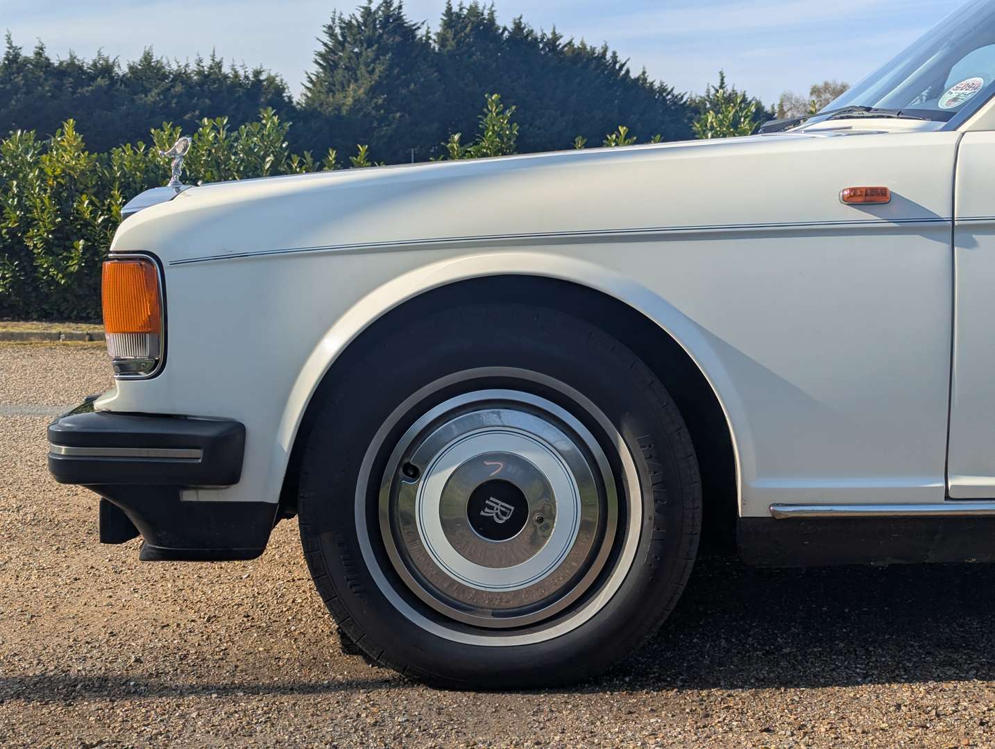 <p>1988 ROLLS ROYCE SILVER SPIRIT</p>