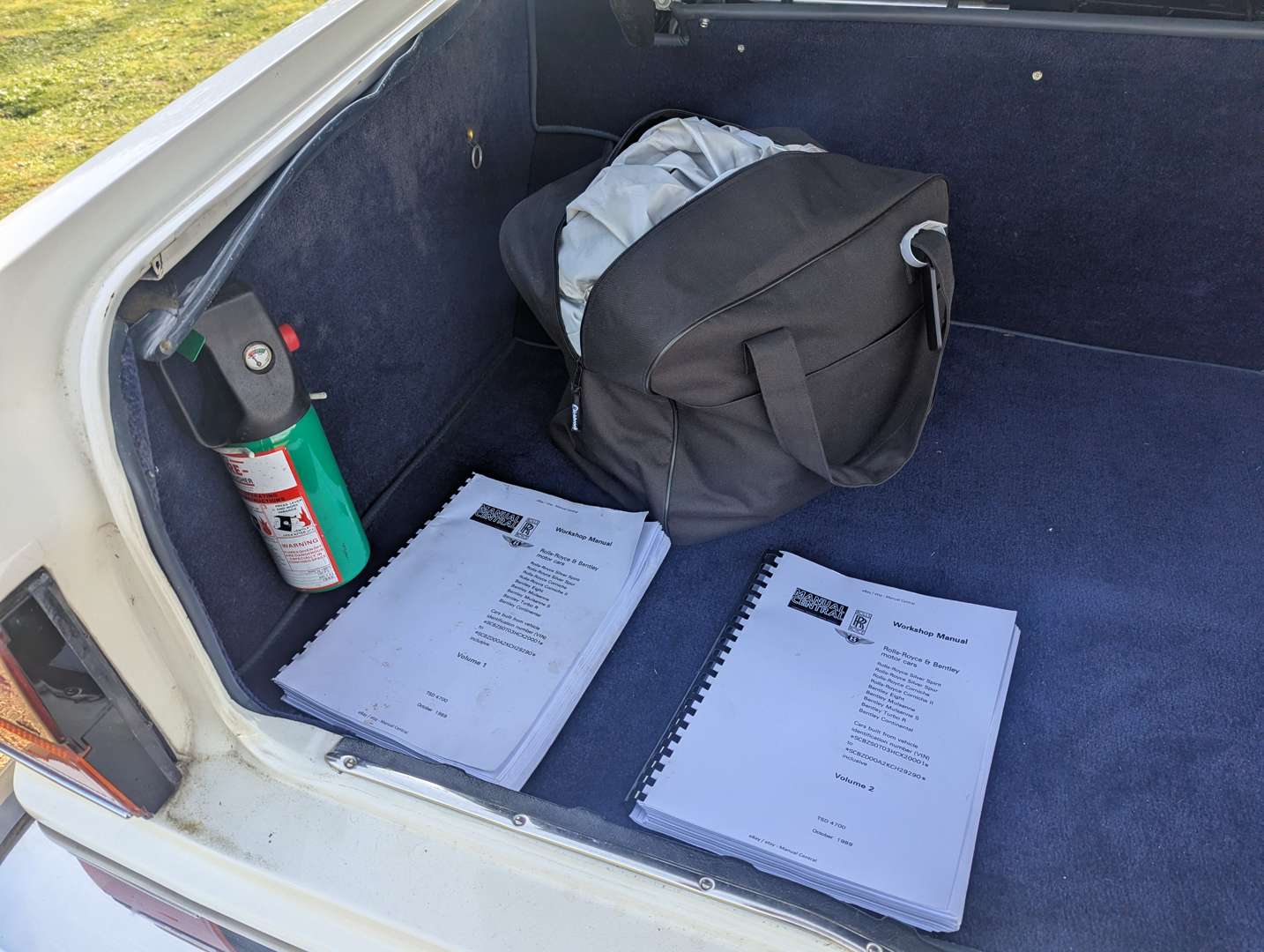 <p>1988 ROLLS ROYCE SILVER SPIRIT</p>