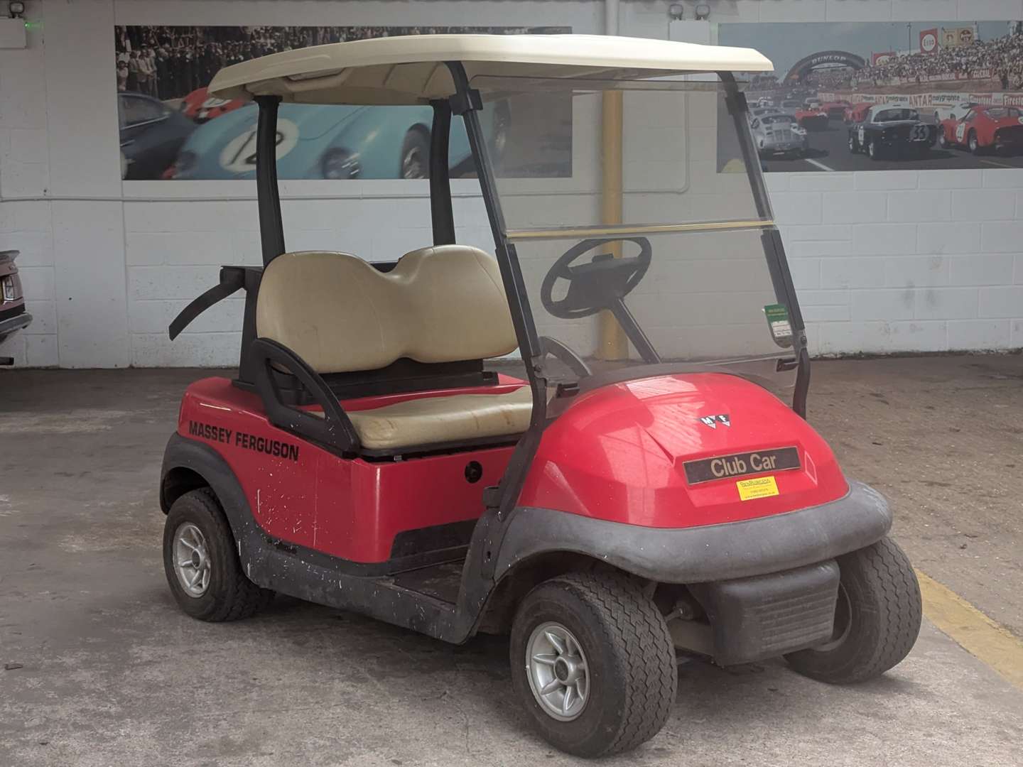 <p>ELECTRIC CLUB GOLF BUGGY</p>