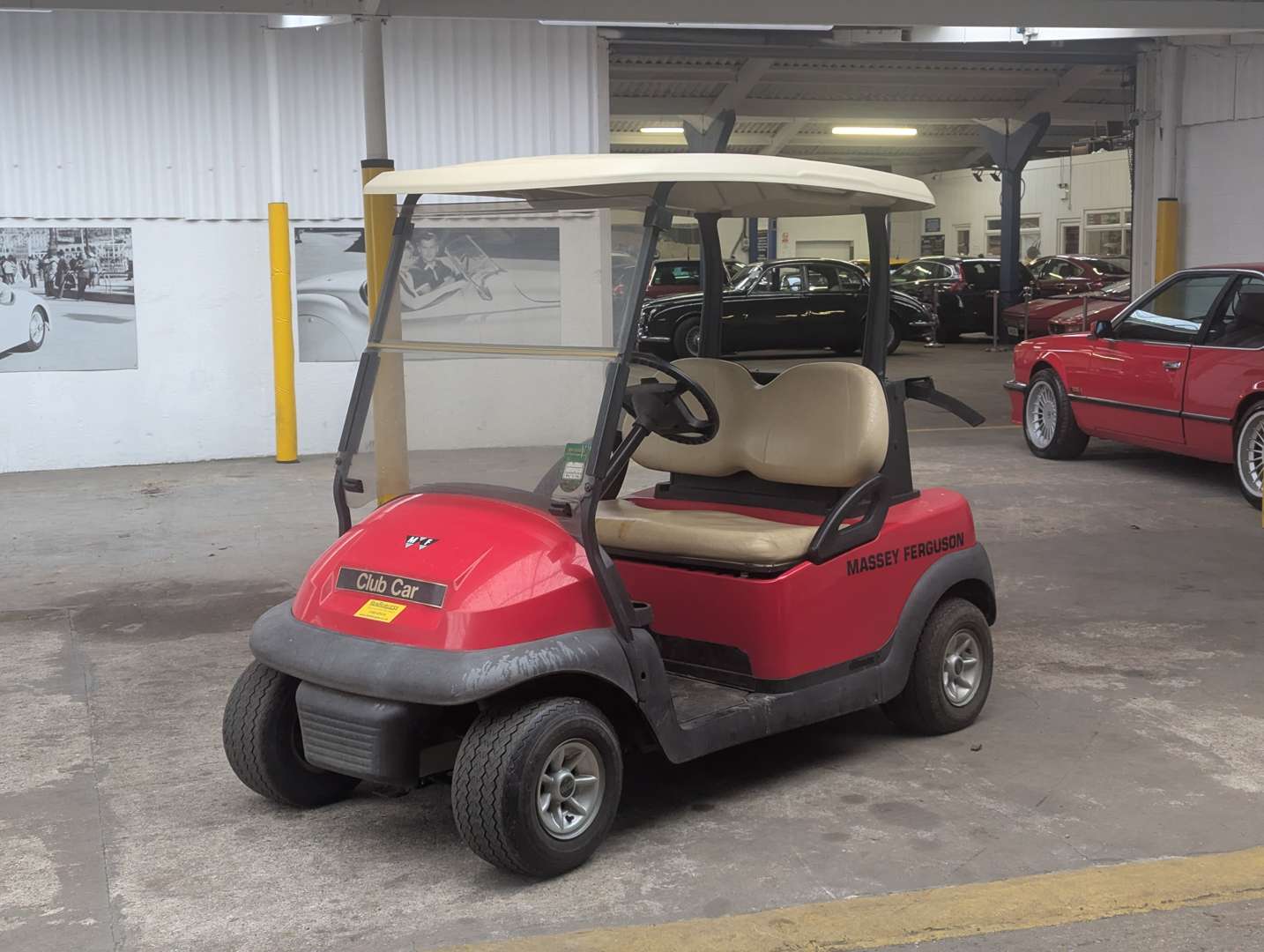 <p>ELECTRIC CLUB GOLF BUGGY</p>