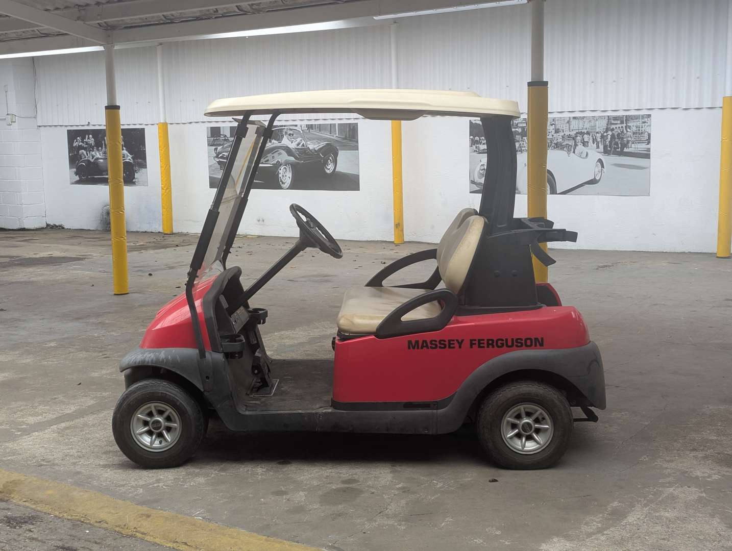 <p>ELECTRIC CLUB GOLF BUGGY</p>