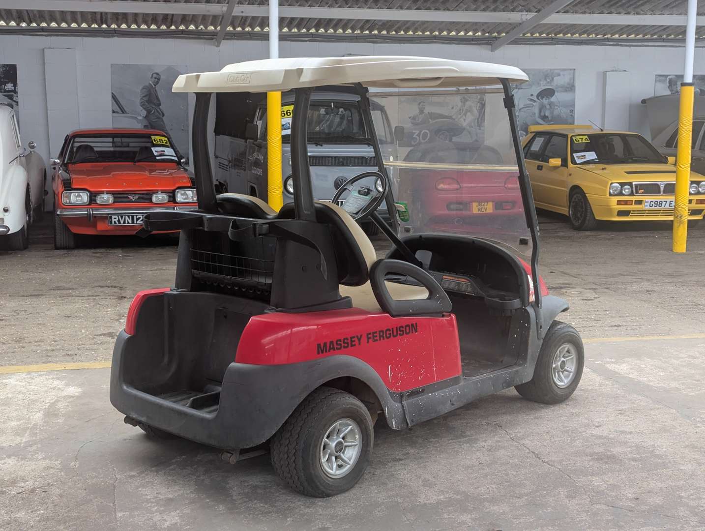 <p>ELECTRIC CLUB GOLF BUGGY</p>