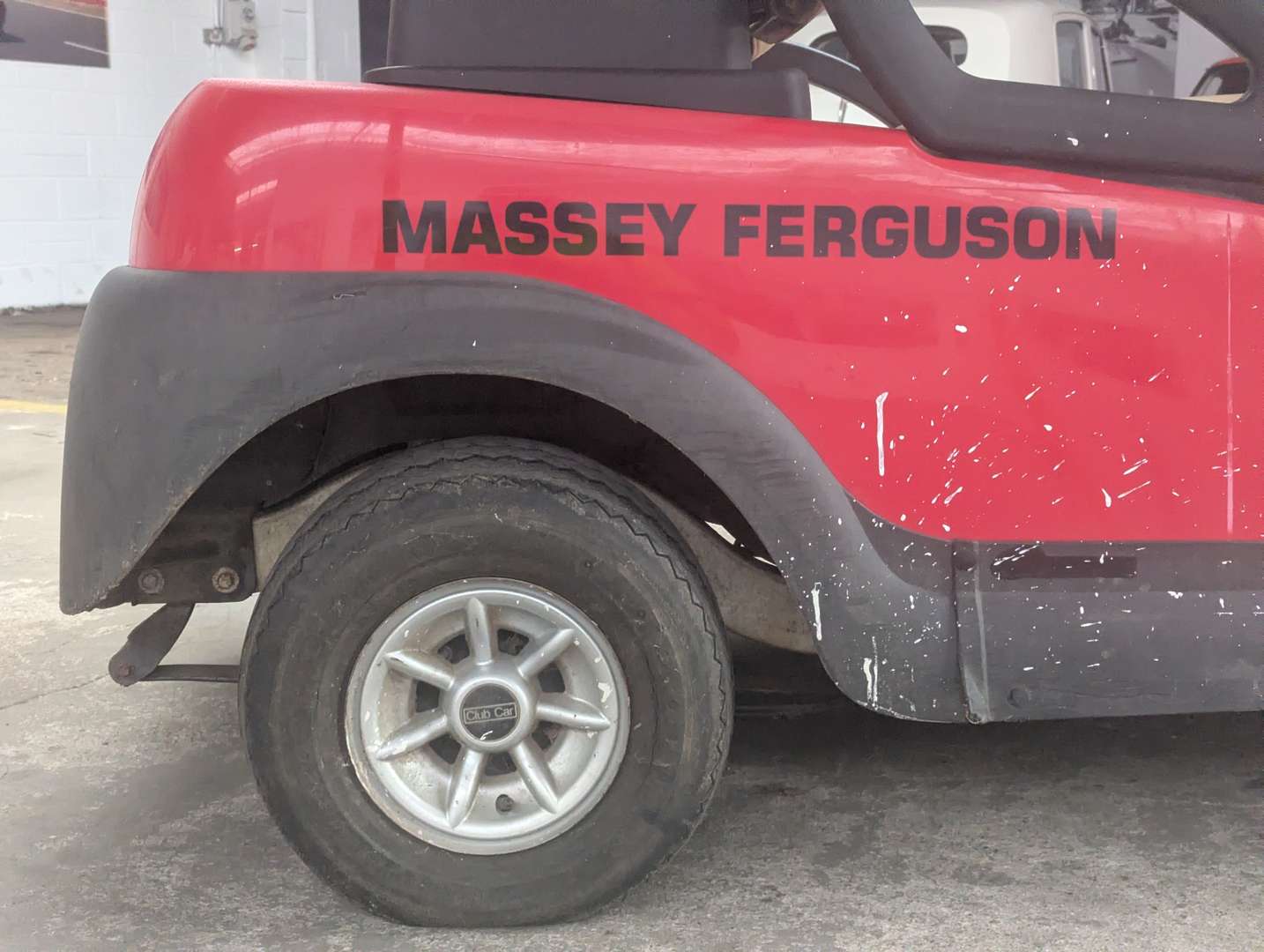 <p>ELECTRIC CLUB GOLF BUGGY</p>