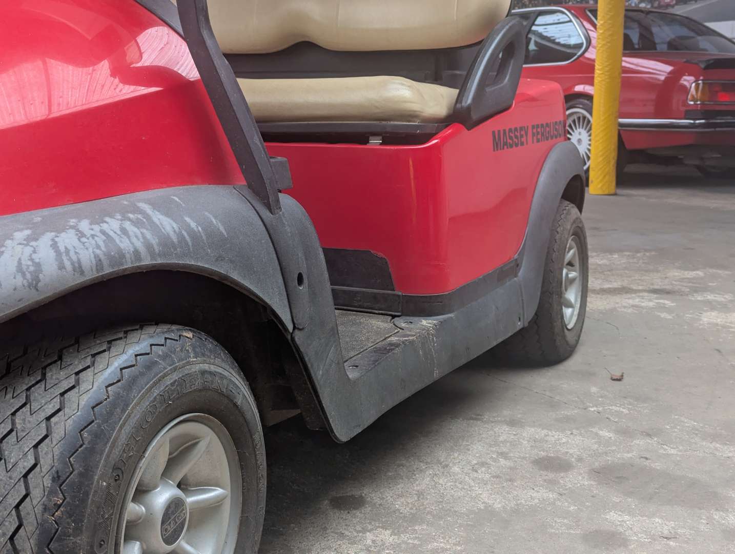 <p>ELECTRIC CLUB GOLF BUGGY</p>