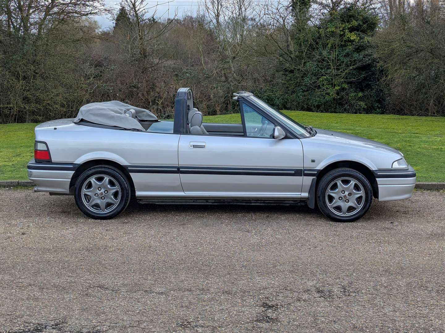 <p>1998 ROVER 216 CABRIOLET</p>