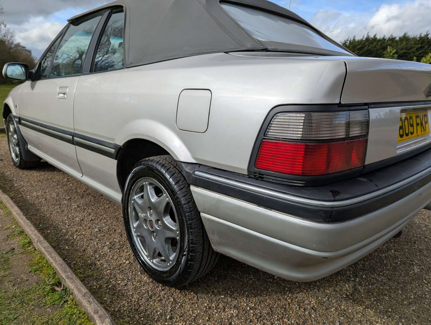 <p>1998 ROVER 216 CABRIOLET</p>