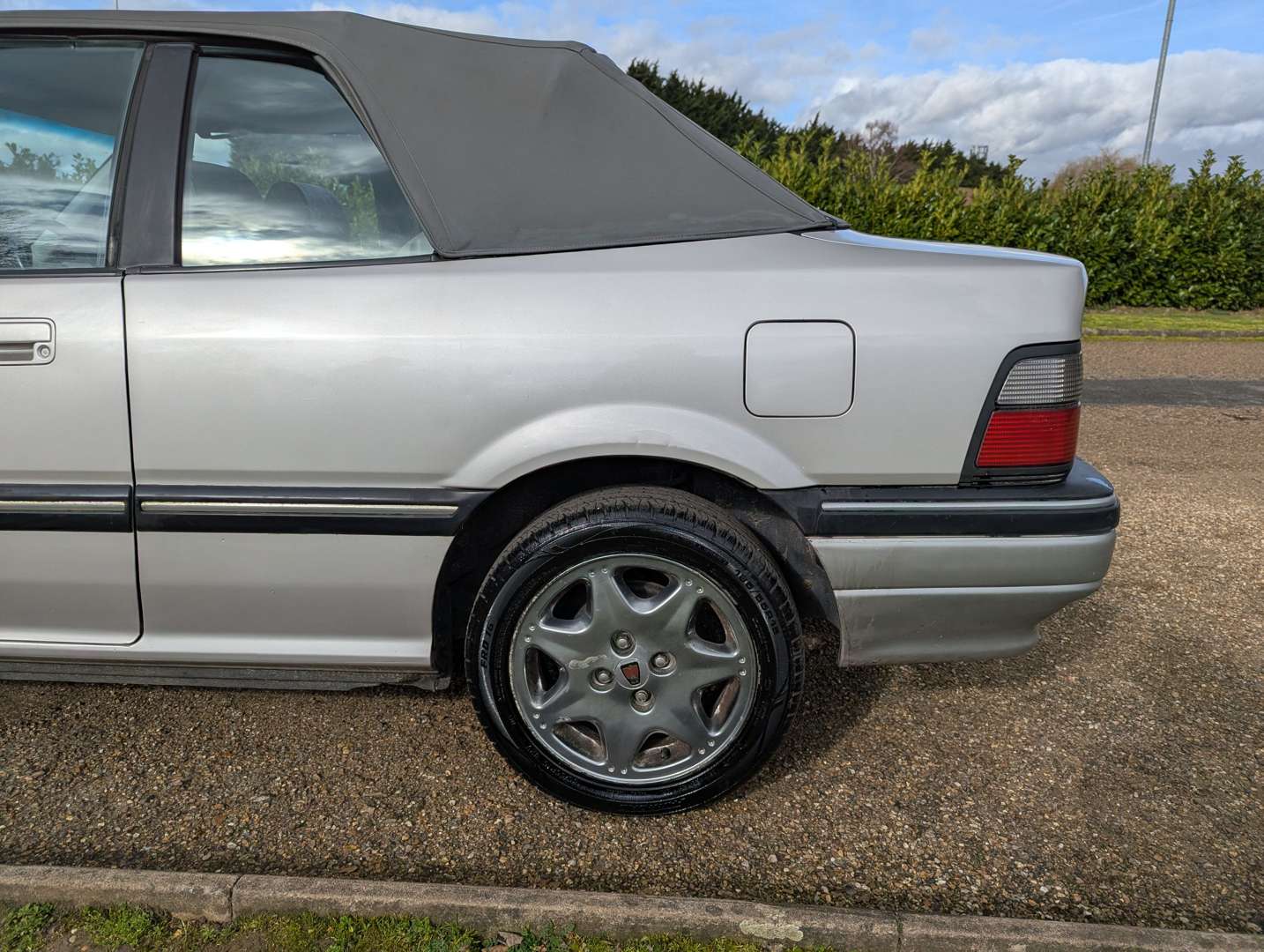 <p>1998 ROVER 216 CABRIOLET</p>