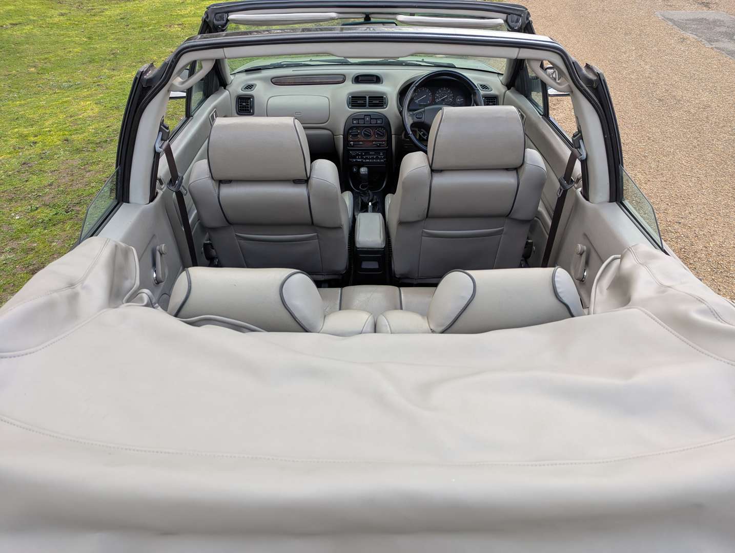 <p>1998 ROVER 216 CABRIOLET</p>