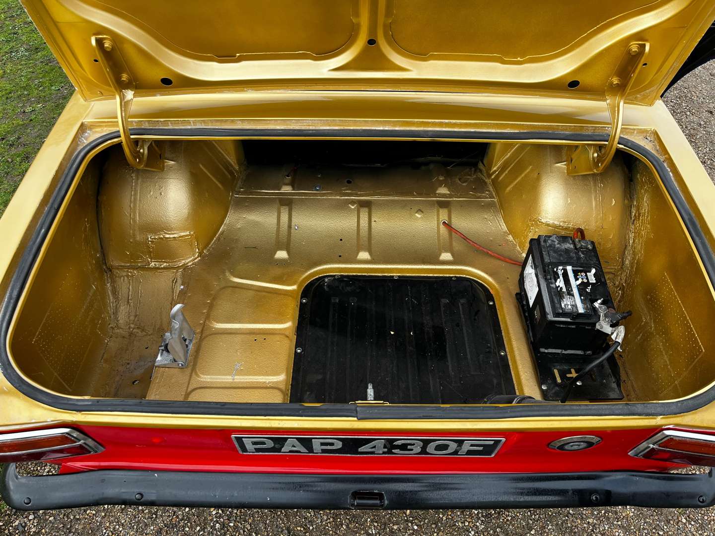 <p>1968 FORD CORTINA SUPER MKII</p>