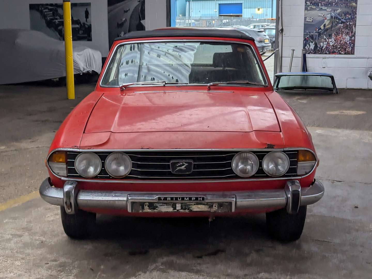 <p>1971 TRIUMPH STAG</p>