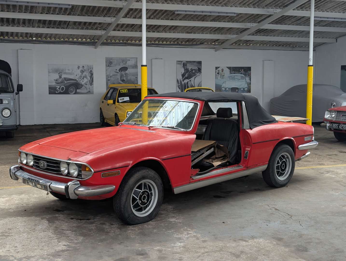 <p>1971 TRIUMPH STAG</p>