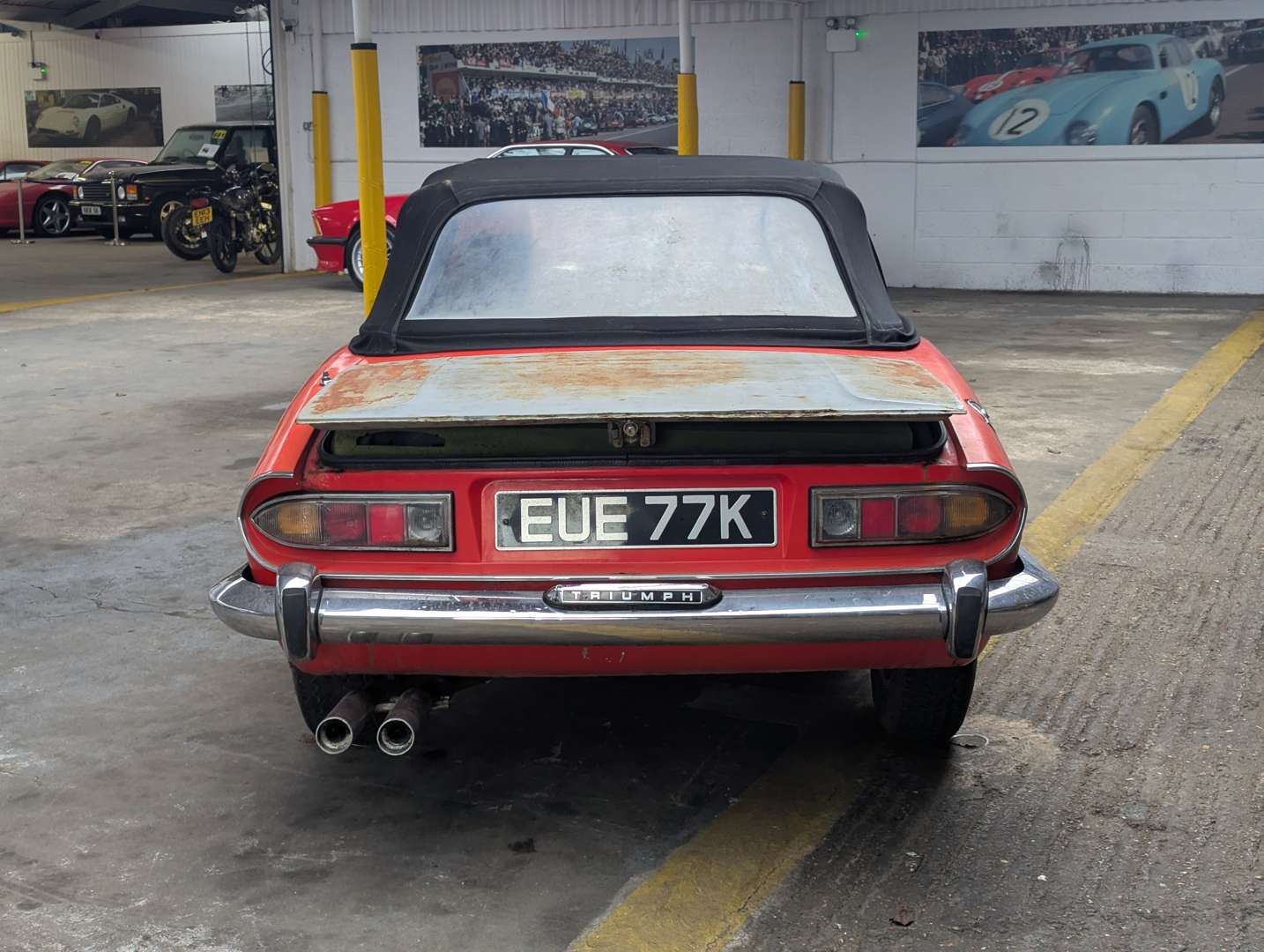 <p>1971 TRIUMPH STAG</p>