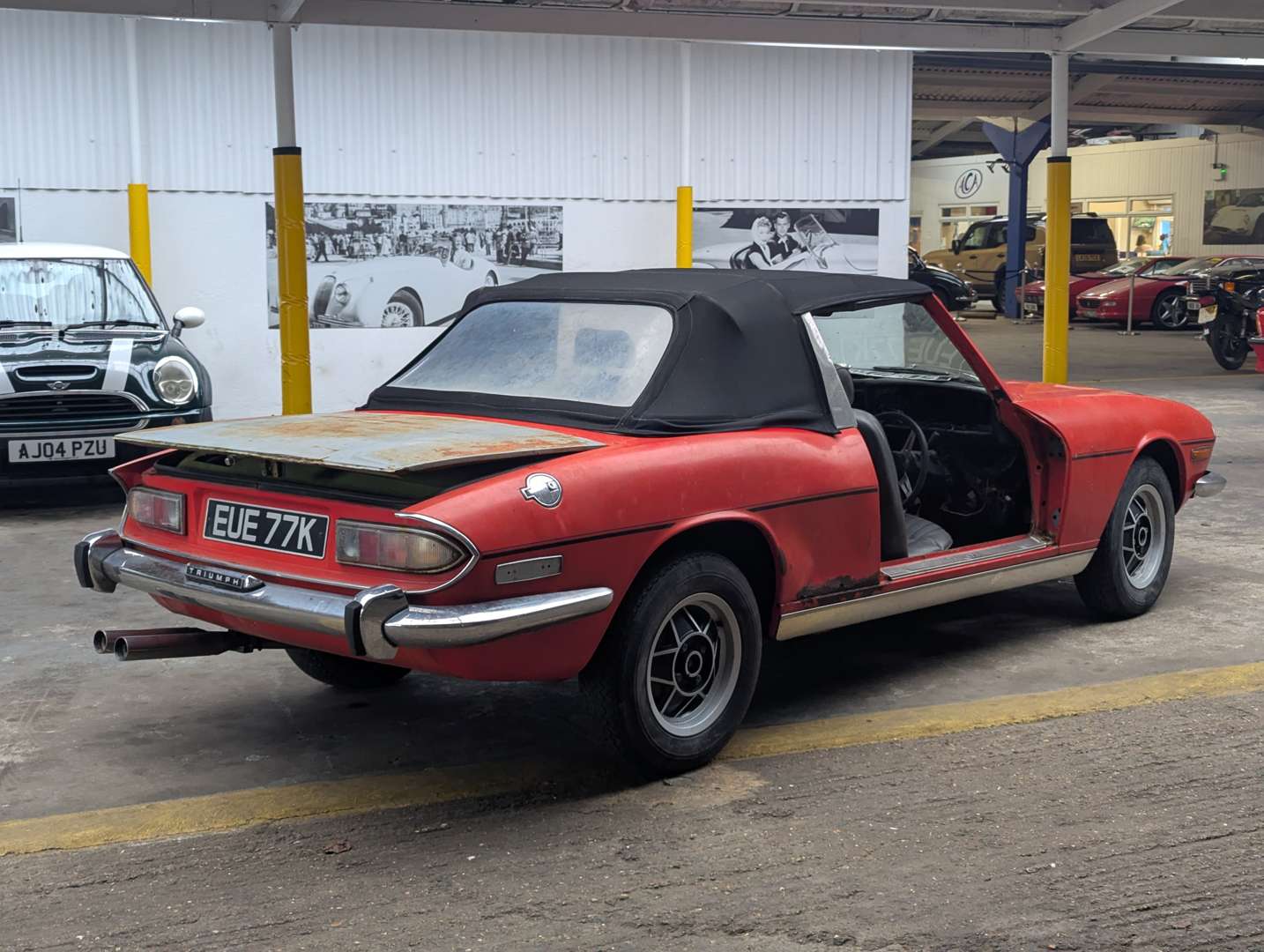 <p>1971 TRIUMPH STAG</p>