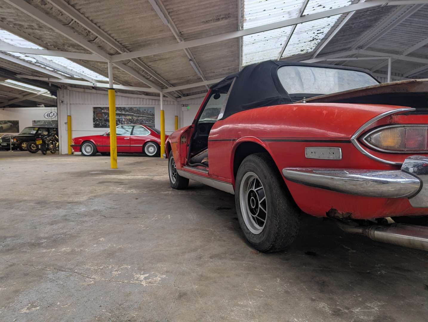 <p>1971 TRIUMPH STAG</p>