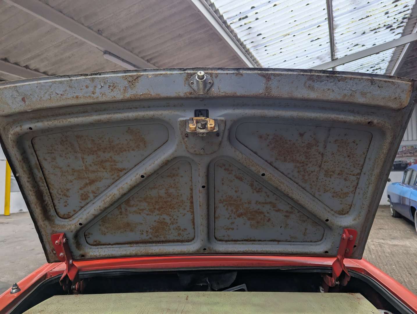 <p>1971 TRIUMPH STAG</p>