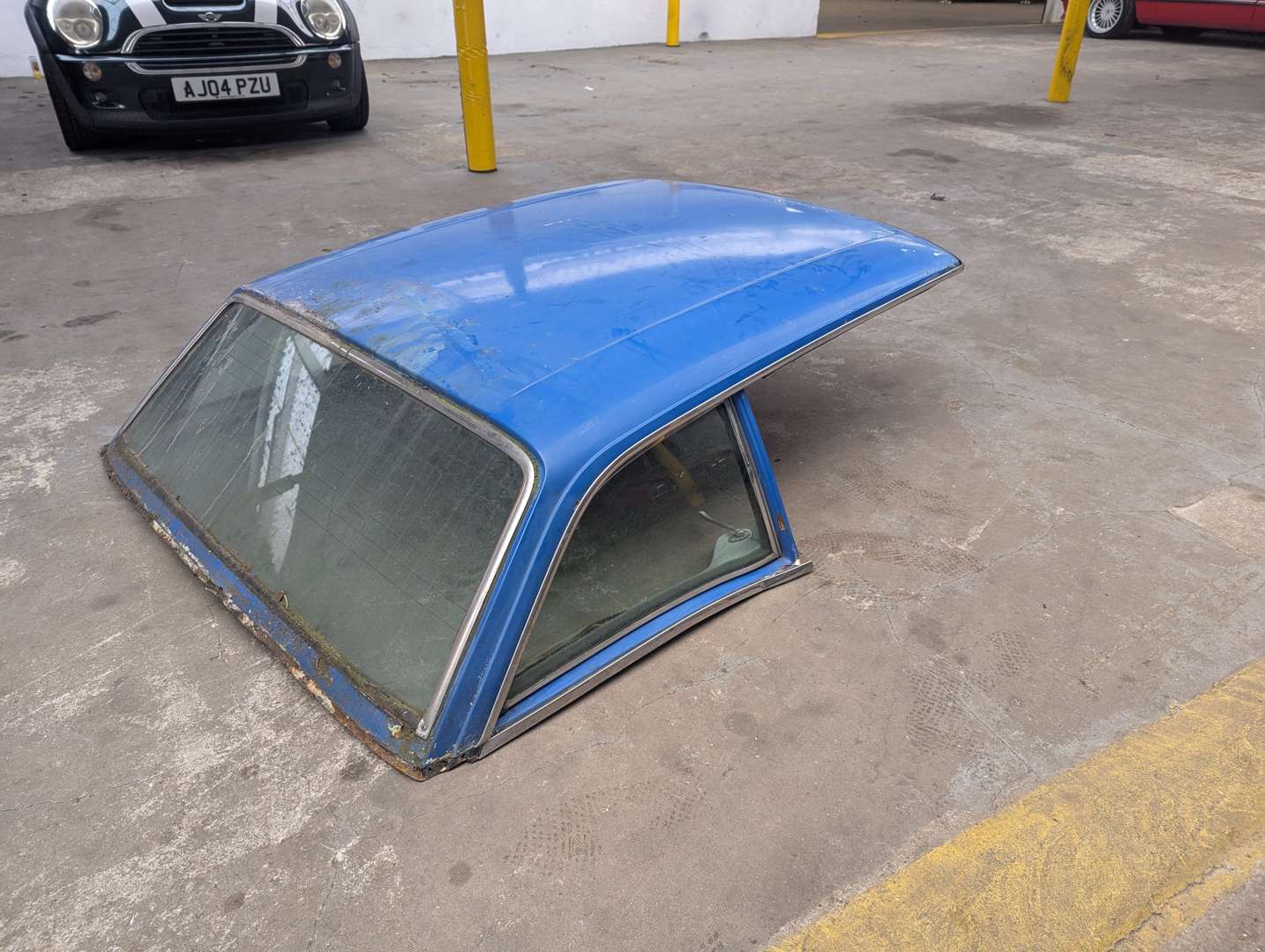 <p>1971 TRIUMPH STAG</p>