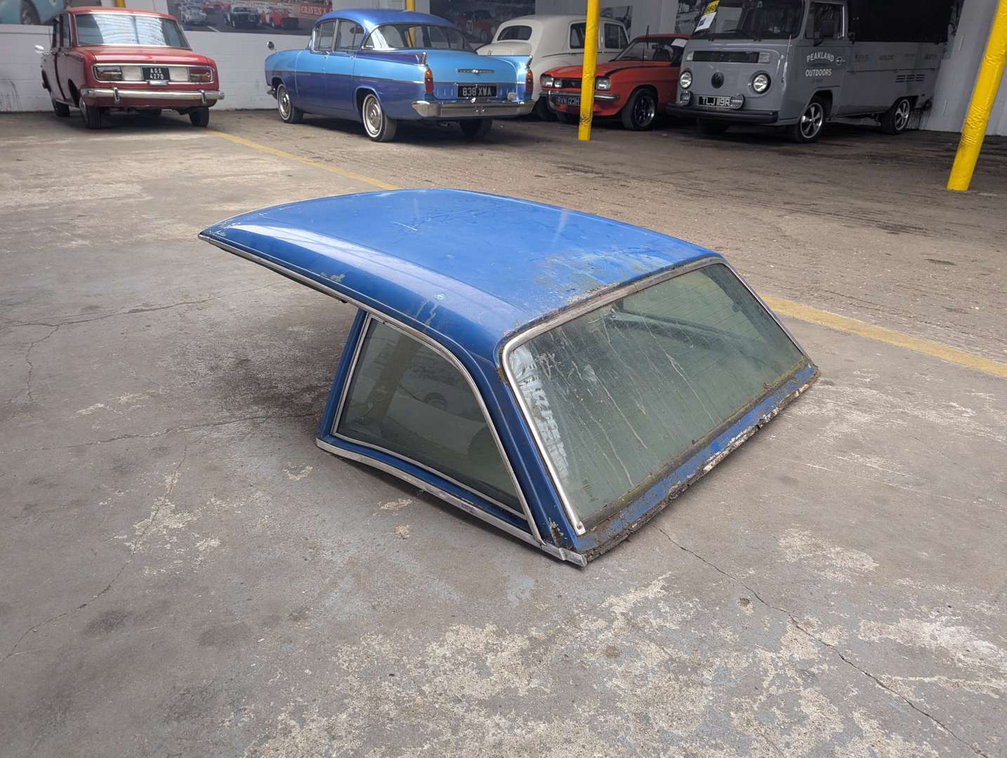 <p>1971 TRIUMPH STAG</p>