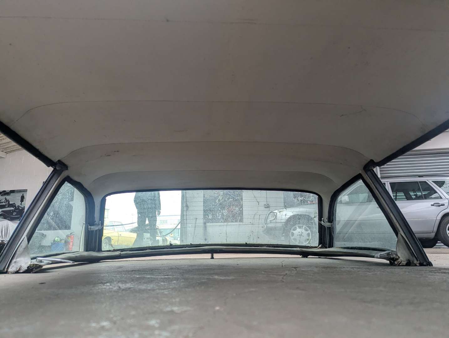 <p>1971 TRIUMPH STAG</p>