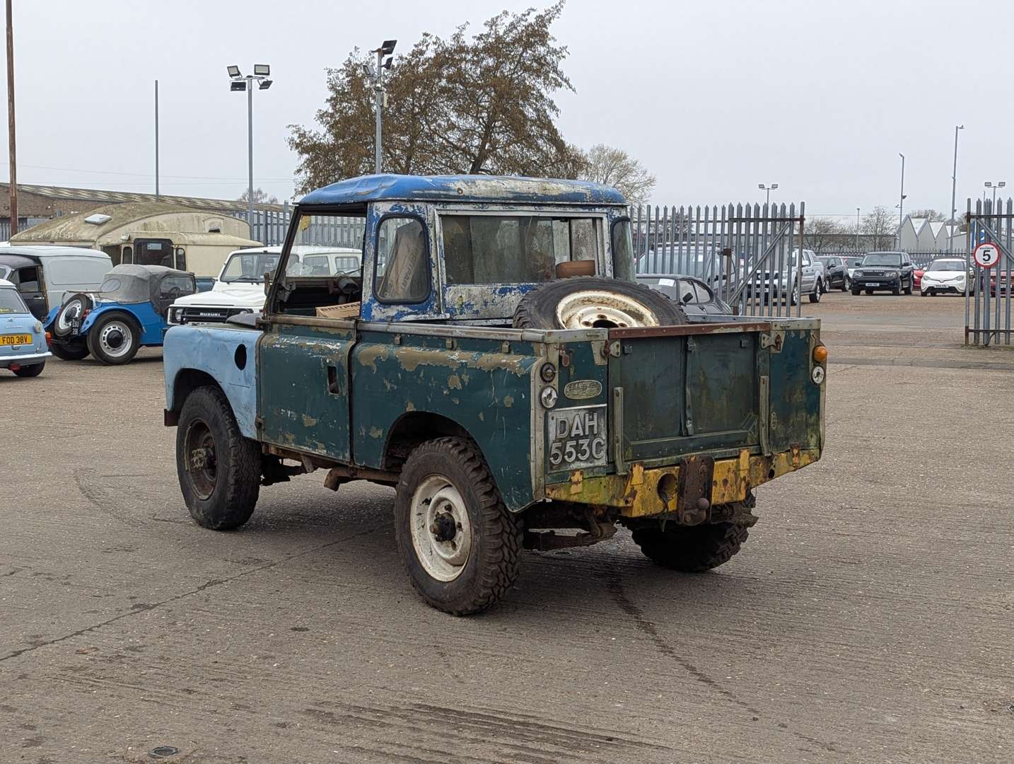 <p>1965 LAND ROVER SERIES 2A</p>