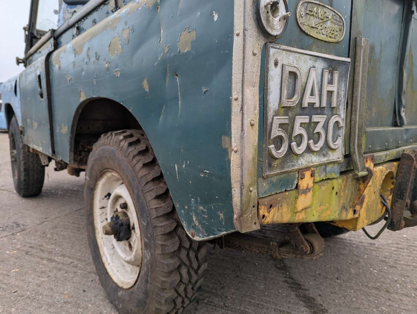 <p>1965 LAND ROVER SERIES 2A</p>