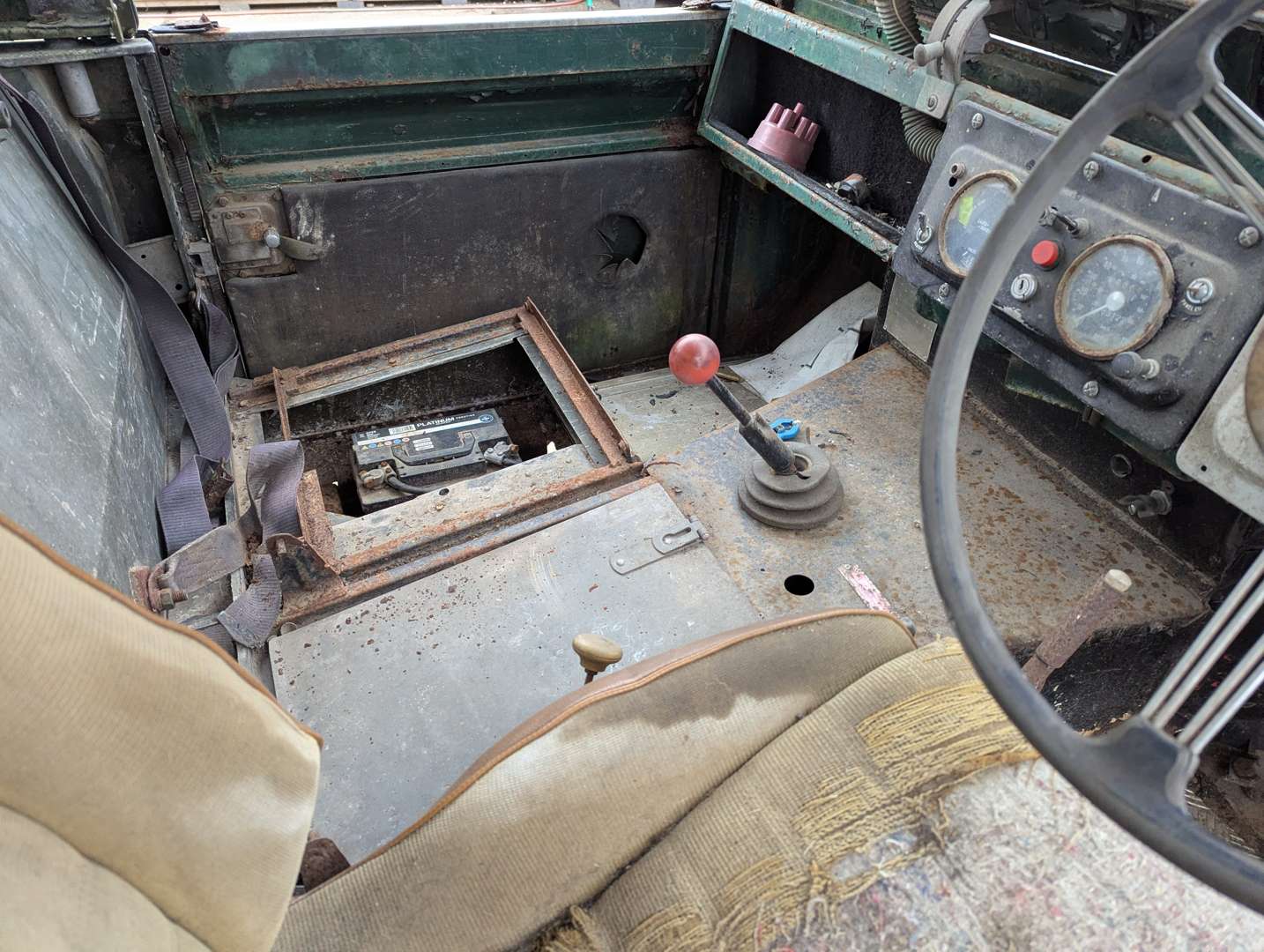 <p>1965 LAND ROVER SERIES 2A</p>