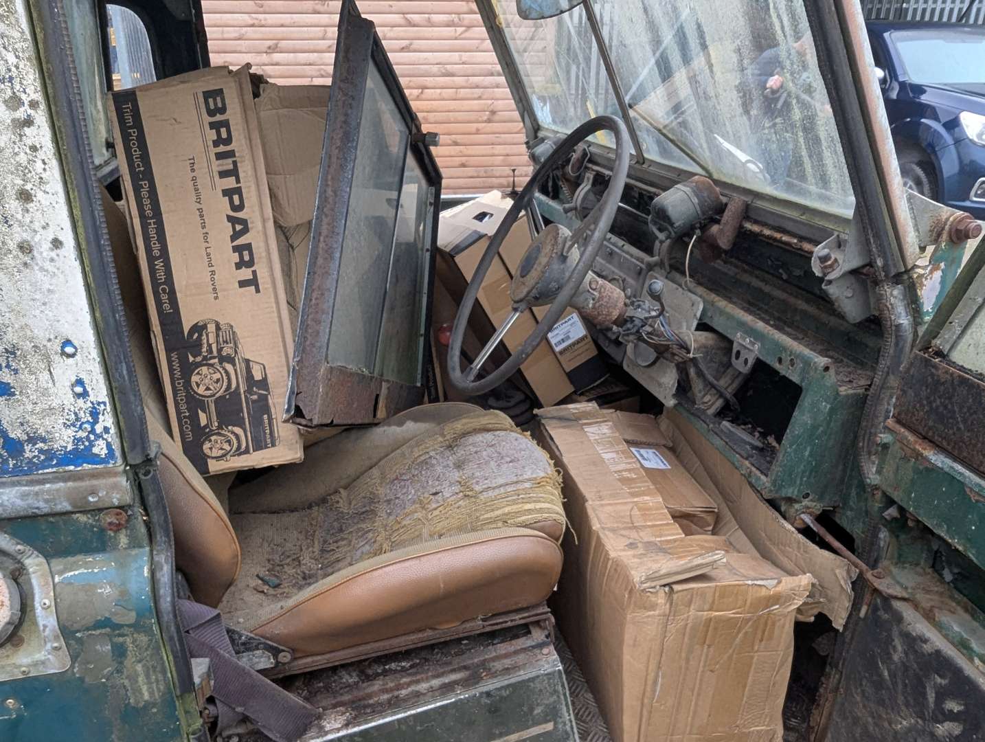 <p>1965 LAND ROVER SERIES 2A</p>