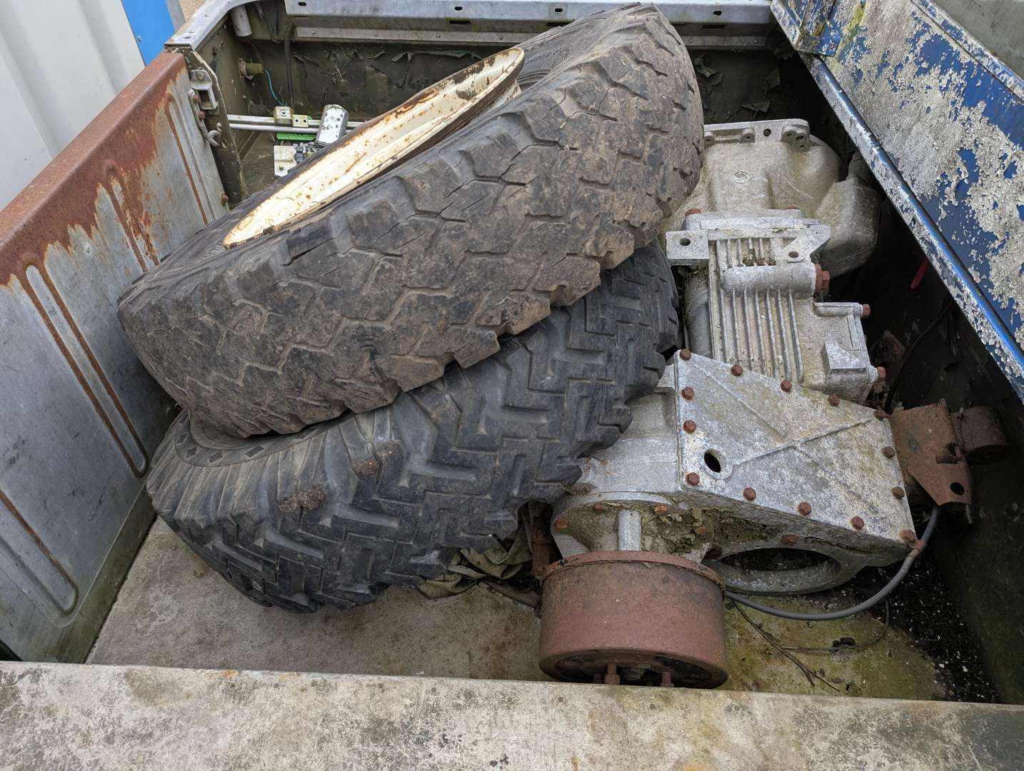 <p>1965 LAND ROVER SERIES 2A</p>