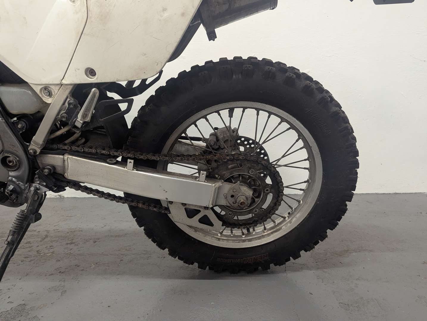 <p>2011 SUZUKI DRZ400</p>