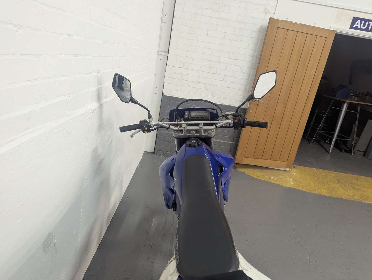 <p>2011 SUZUKI DRZ400</p>