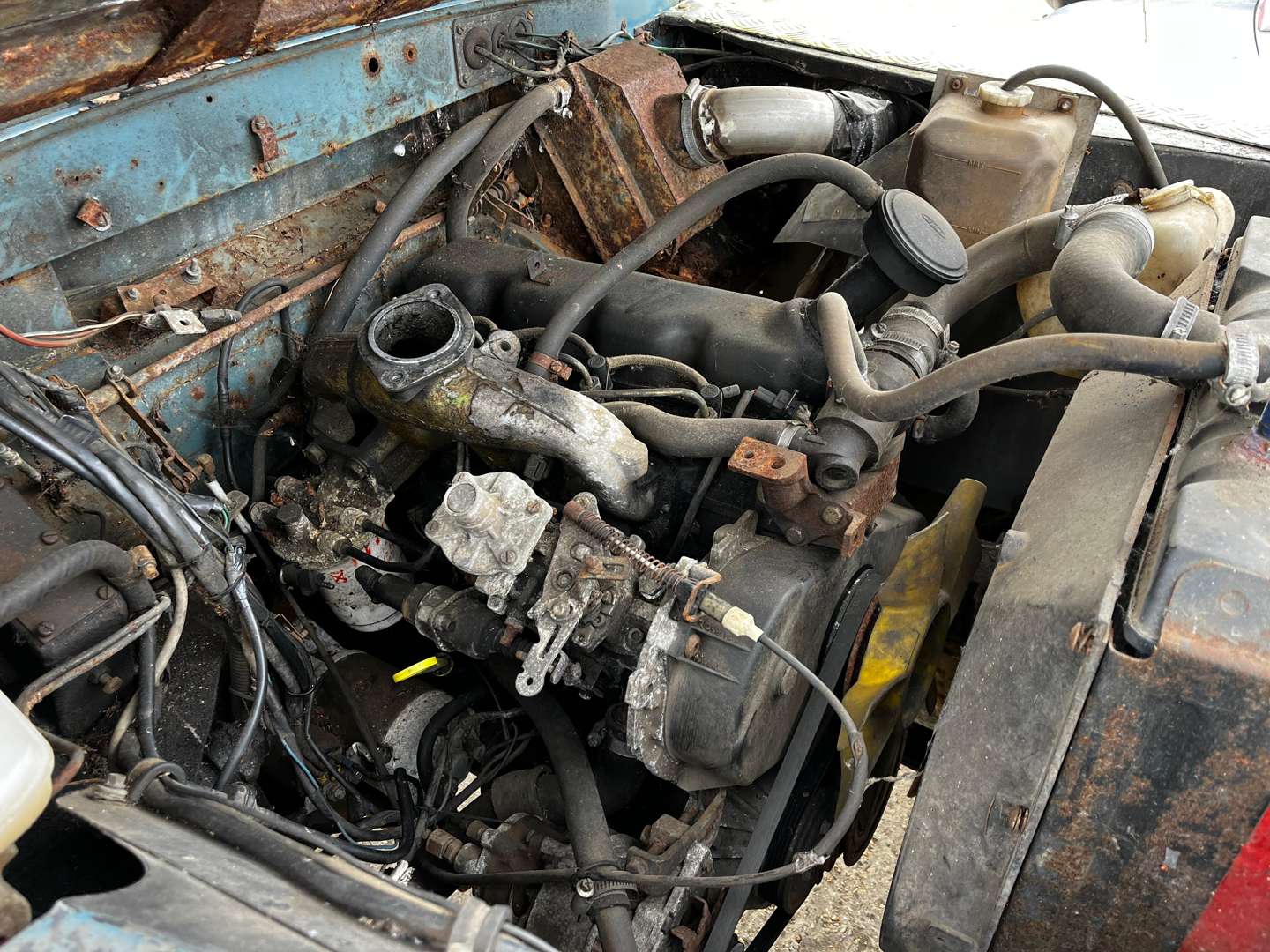 <p>LAND ROVER 88"</p>