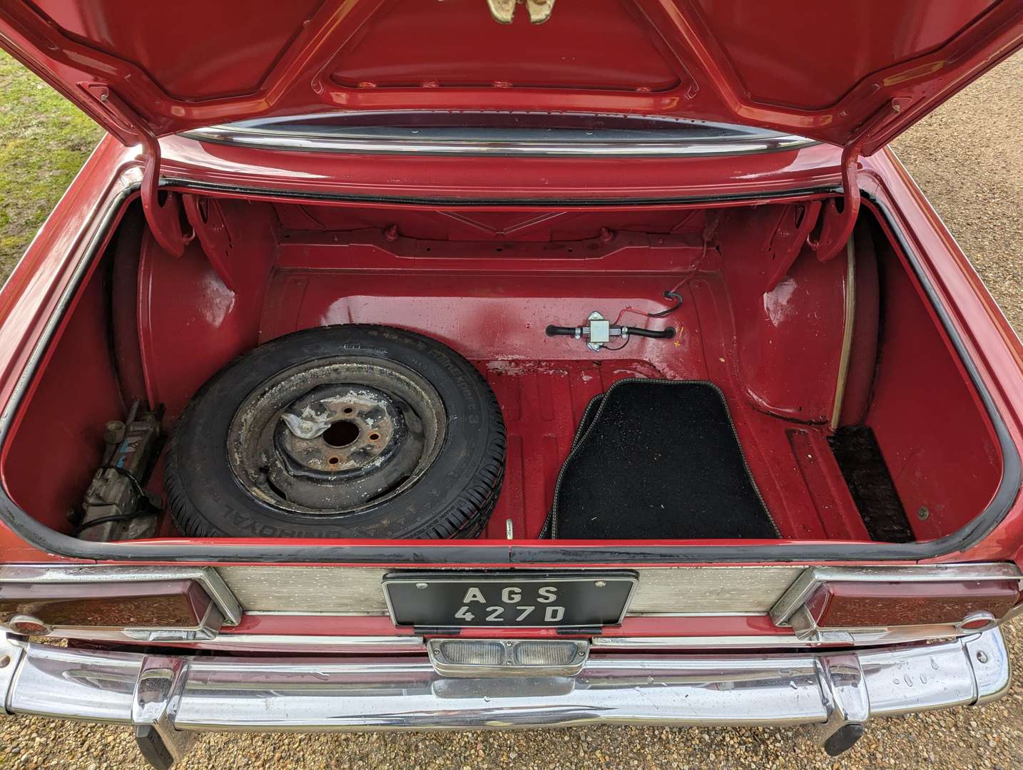 <p>1966 TOYOTA CORONA RT40</p>