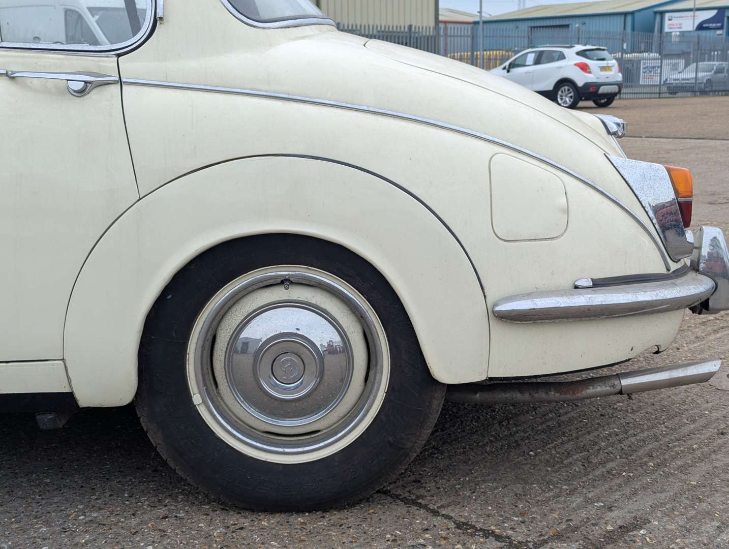 <p>1969 DAIMLER V8 250</p>