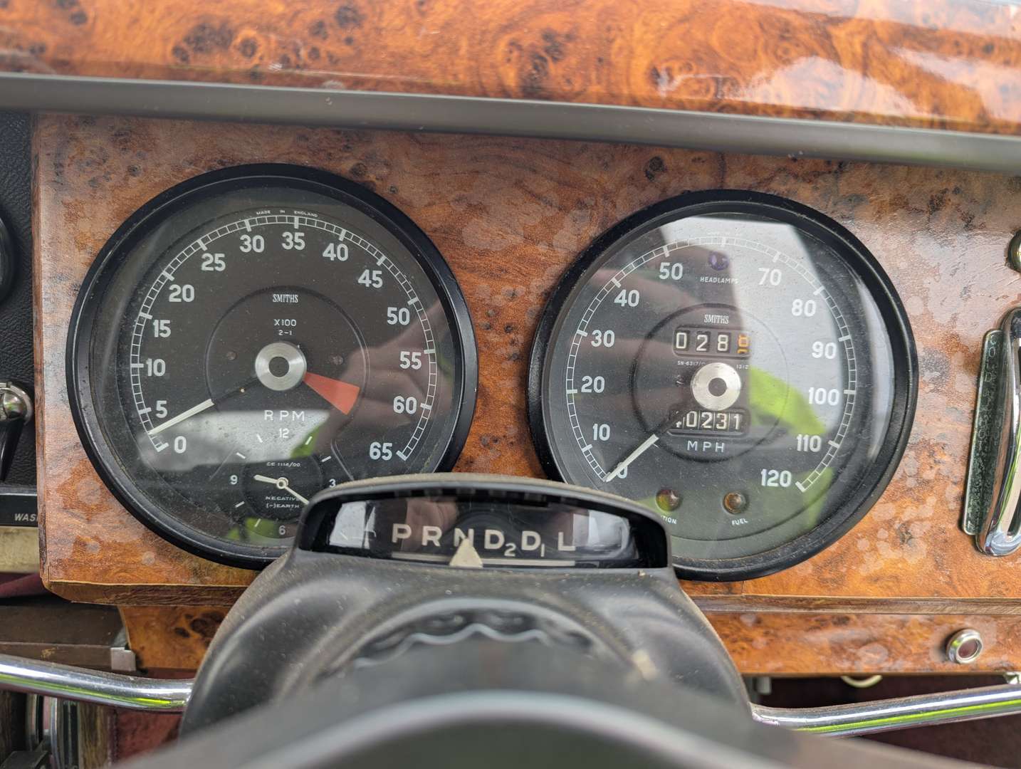 <p>1969 DAIMLER V8 250</p>