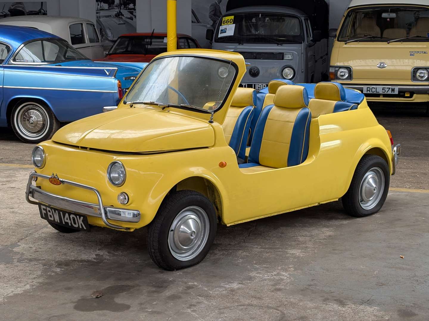 <p>1972 FIAT 500</p>