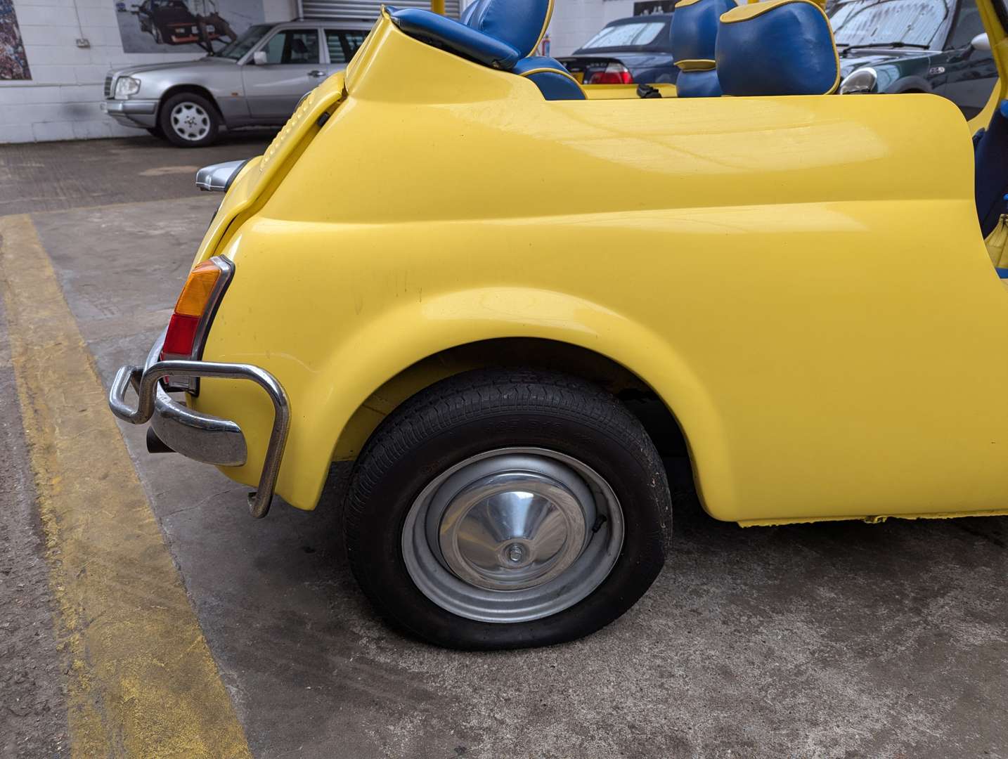 <p>1972 FIAT 500</p>