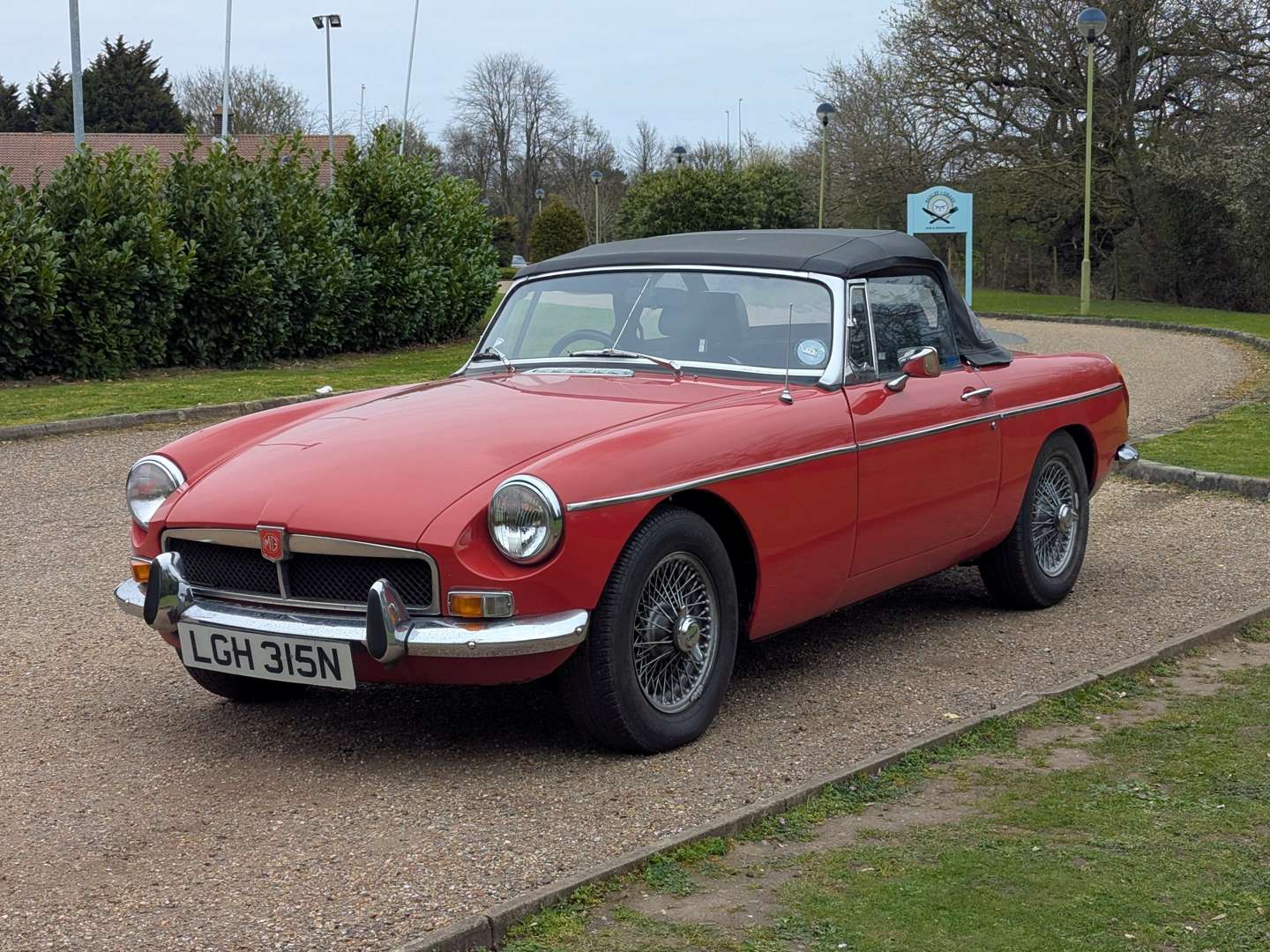 <p>1974 MG B ROADSTER</p>