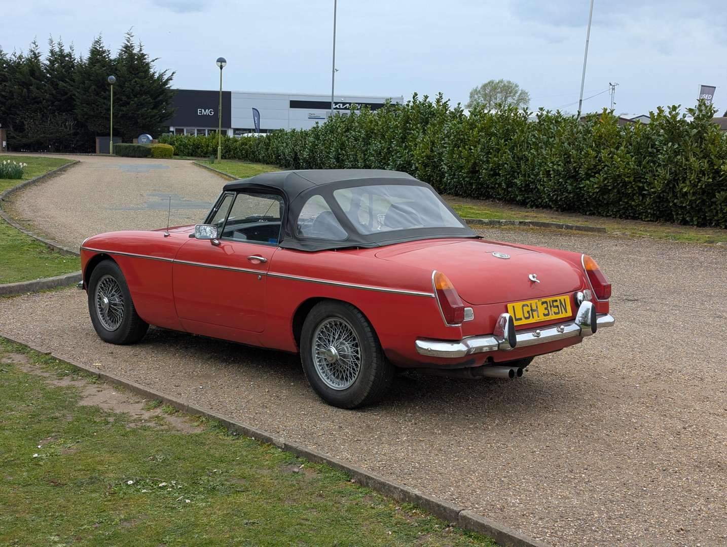 <p>1974 MG B ROADSTER</p>