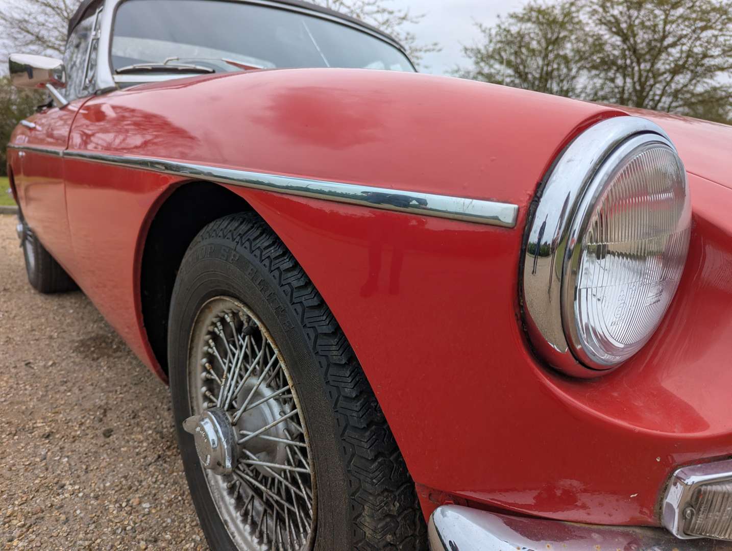 <p>1974 MG B ROADSTER</p>