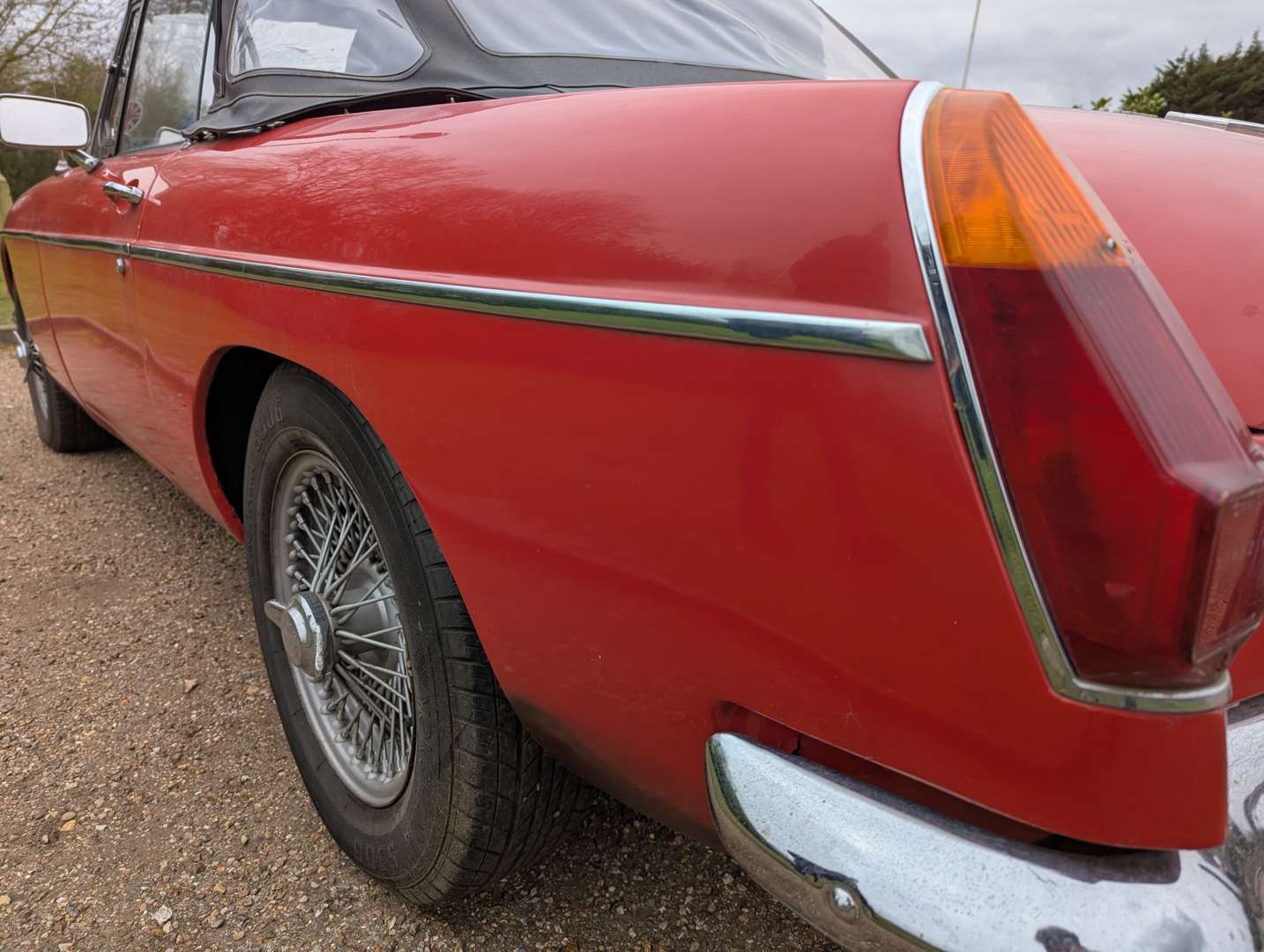 <p>1974 MG B ROADSTER</p>