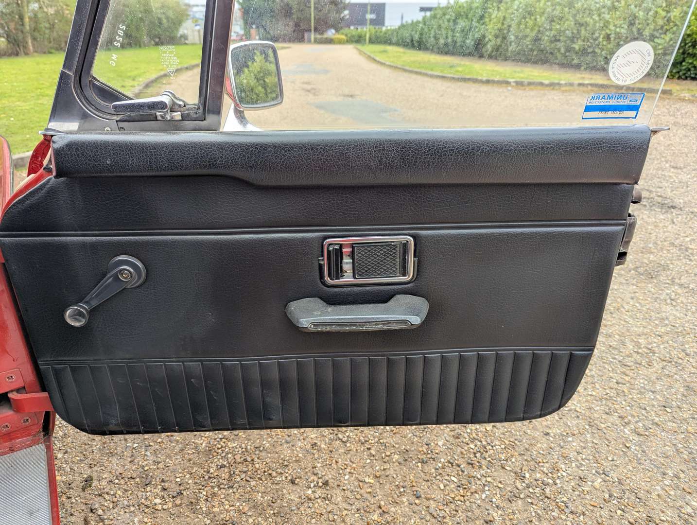 <p>1974 MG B ROADSTER</p>