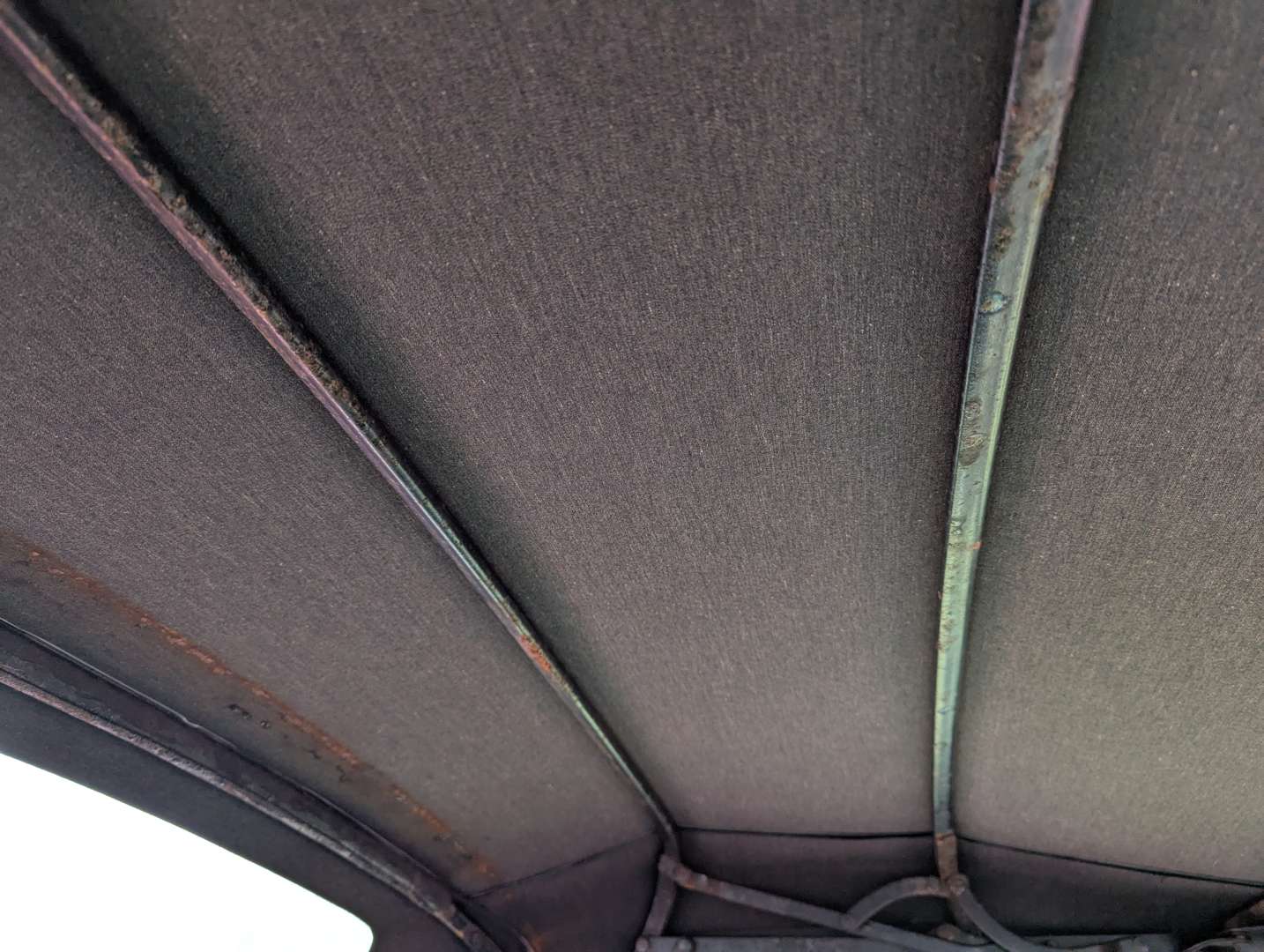 <p>1974 MG B ROADSTER</p>