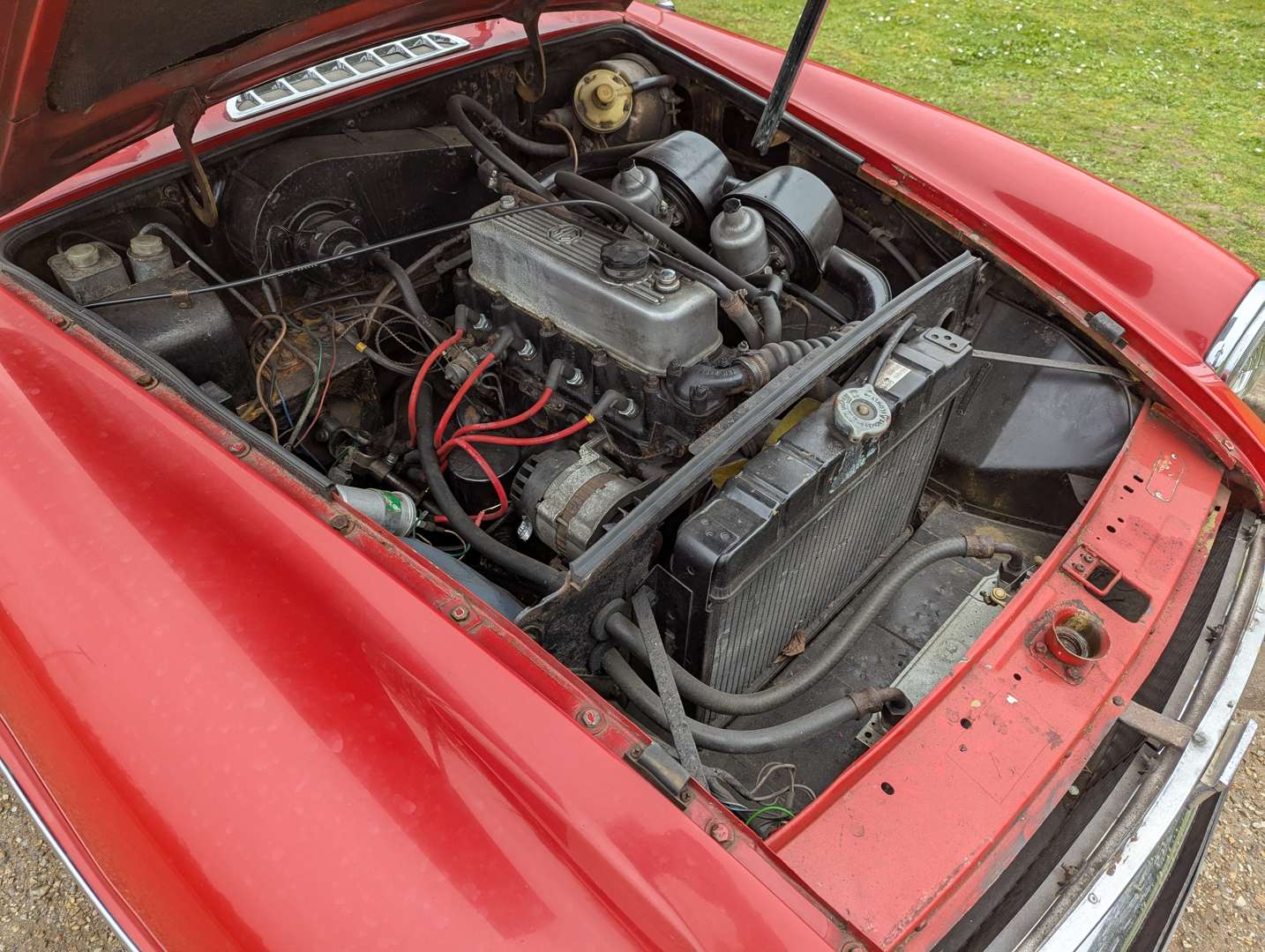 <p>1974 MG B ROADSTER</p>