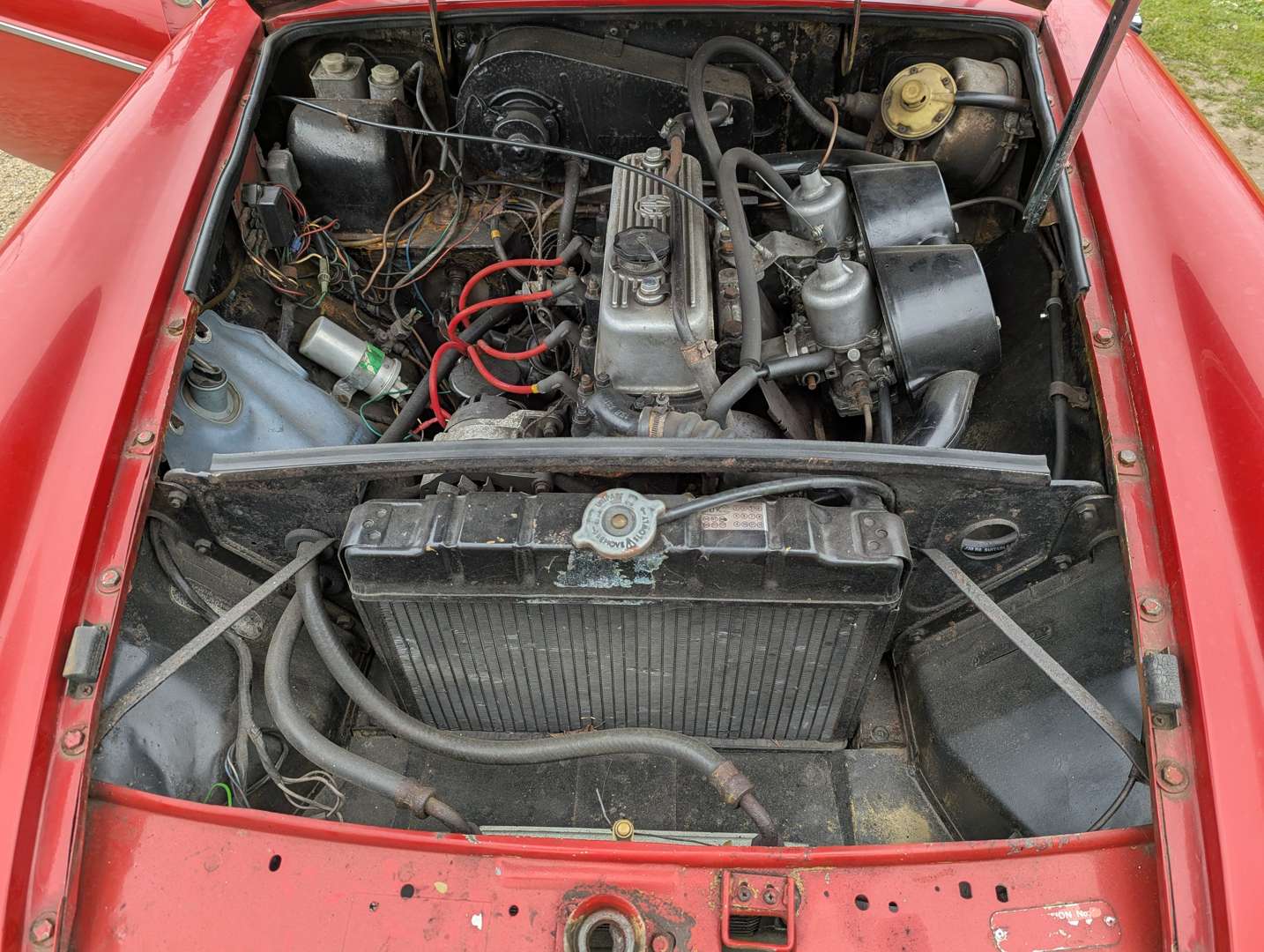 <p>1974 MG B ROADSTER</p>