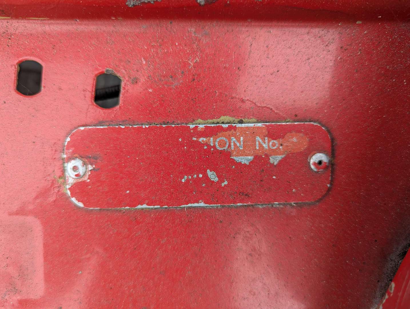 <p>1974 MG B ROADSTER</p>