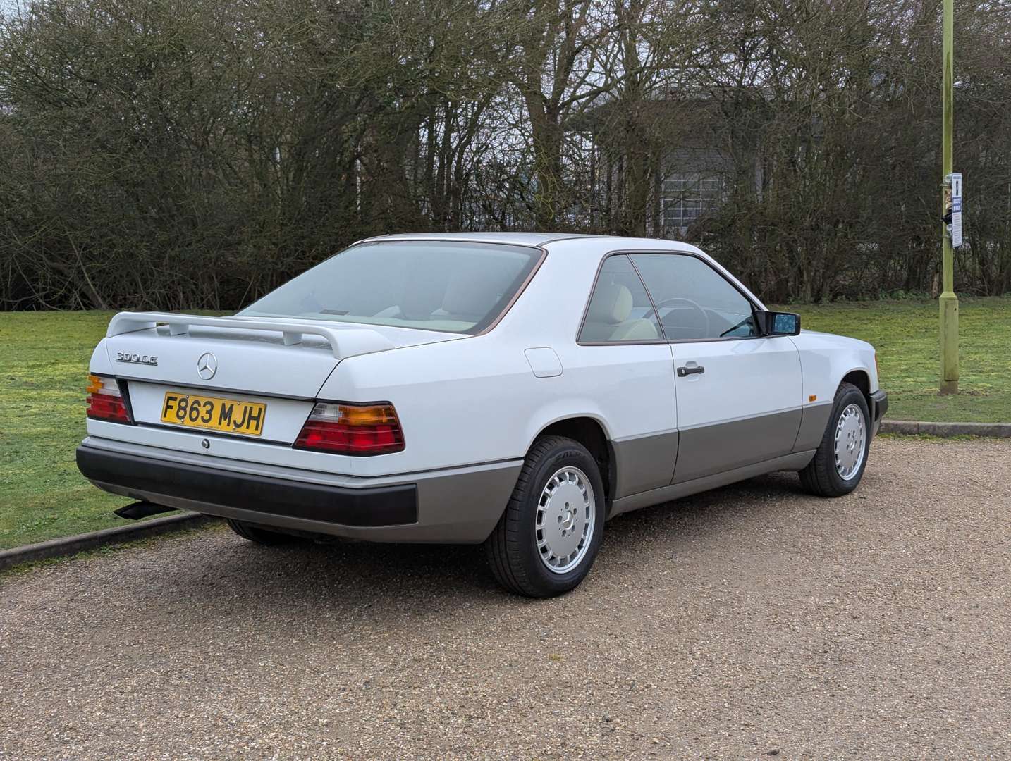 <p>1988 MERCEDES 300CE C124 AUTO</p>