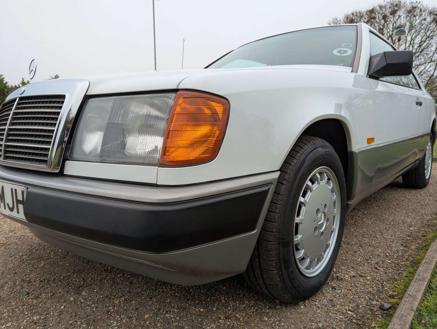 <p>1988 MERCEDES 300CE C124 AUTO</p>
