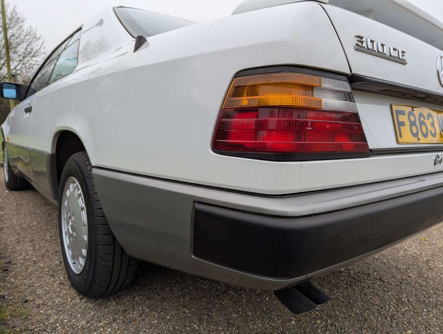 <p>1988 MERCEDES 300CE C124 AUTO</p>